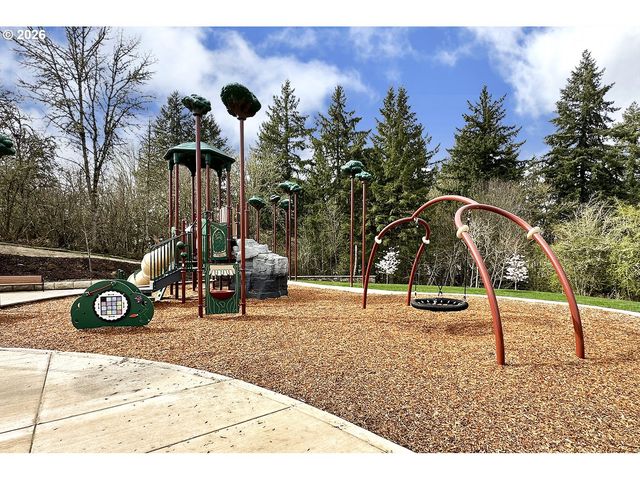 16786 Sw LEAF Ln, Portland, OR 97224