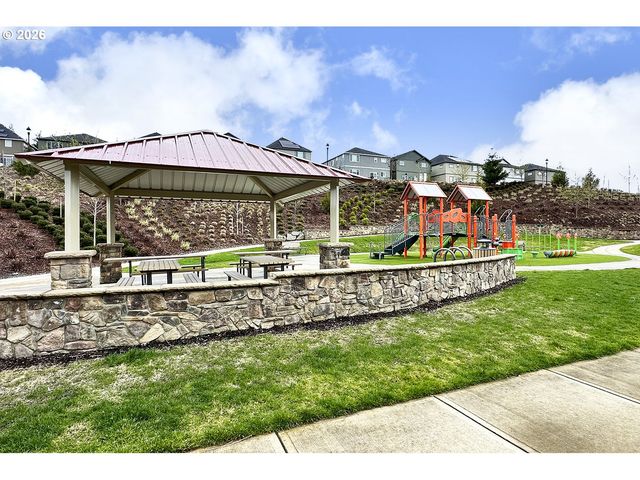 16786 Sw LEAF Ln, Portland, OR 97224