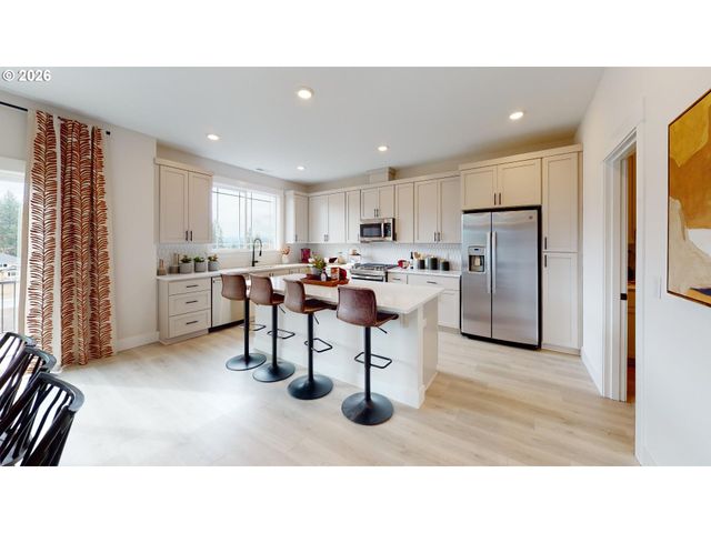 16786 Sw LEAF Ln, Portland, OR 97224