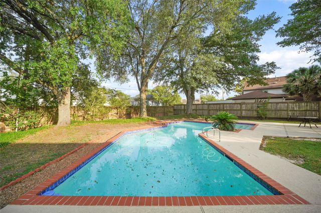 11804 Westmere Drive, Houston, TX 77077