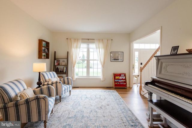 866 STONEBRIDGE DR, Lancaster, PA 17601