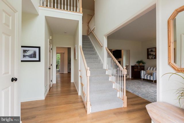 866 STONEBRIDGE DR, Lancaster, PA 17601