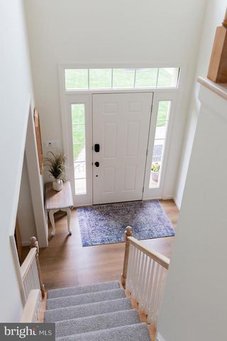 866 STONEBRIDGE DR, Lancaster, PA 17601