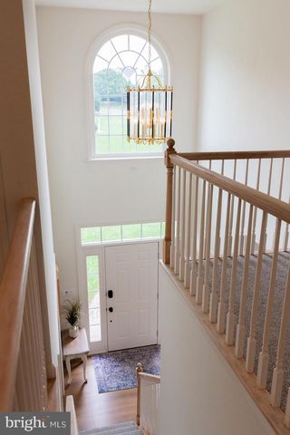 866 STONEBRIDGE DR, Lancaster, PA 17601