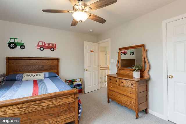 866 STONEBRIDGE DR, Lancaster, PA 17601