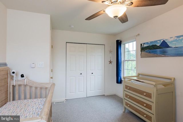 866 STONEBRIDGE DR, Lancaster, PA 17601