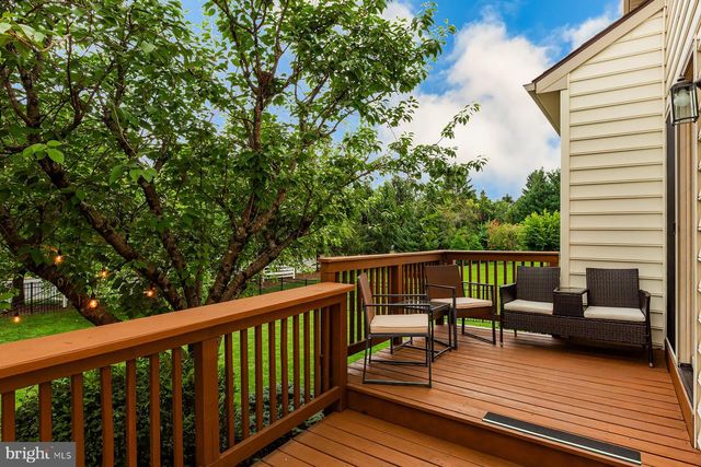 866 STONEBRIDGE DR, Lancaster, PA 17601