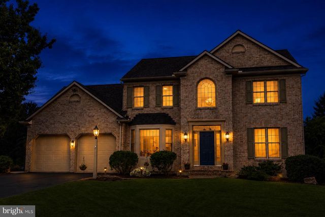866 STONEBRIDGE DR, Lancaster, PA 17601