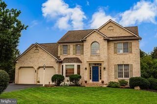 866 STONEBRIDGE DR, Lancaster, PA 17601