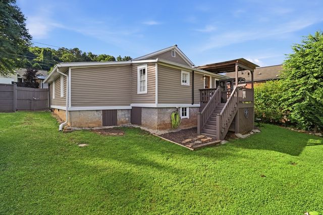 206 Kell Street, Ellijay, GA 30540