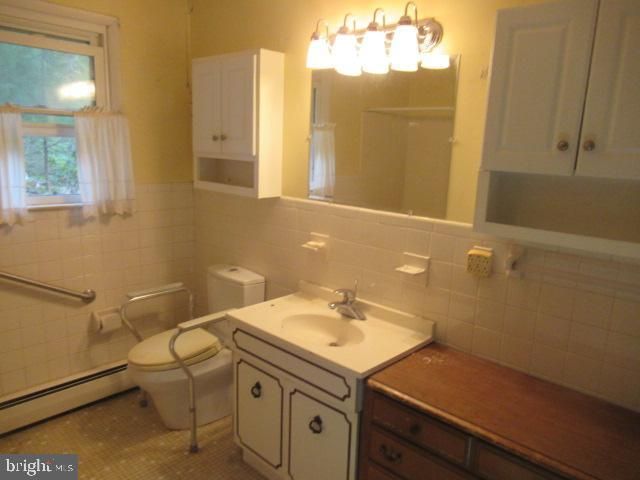 6817 WEYMOUTH RD, Mays Landing, NJ 08330