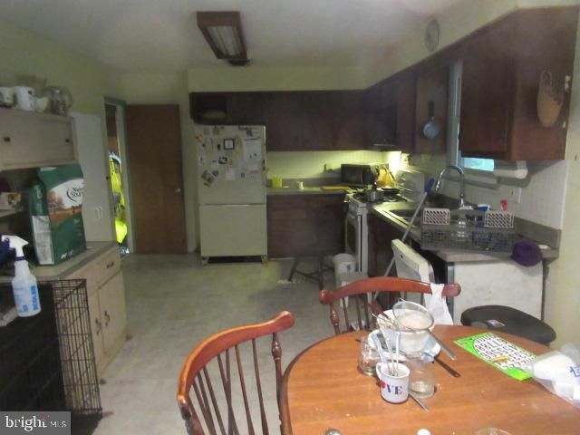 6817 WEYMOUTH RD, Mays Landing, NJ 08330