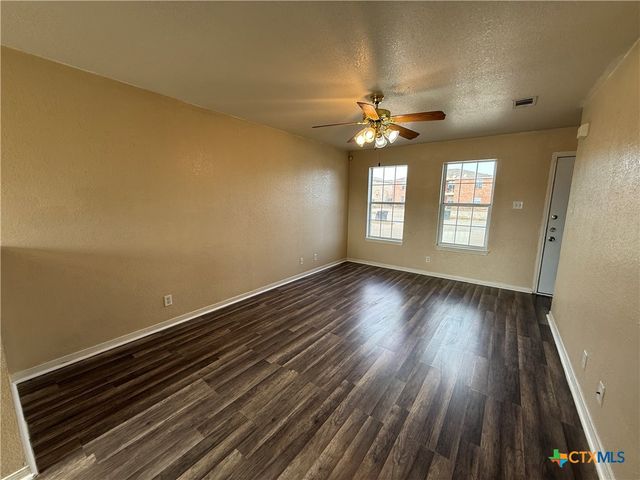 1402 Dugger Circle, Killeen, TX 76543