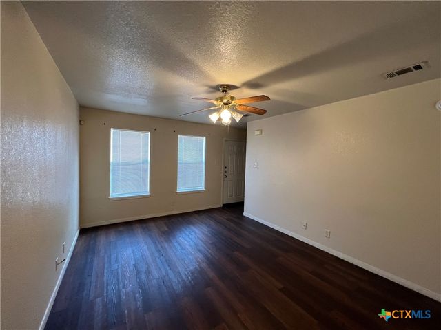 1402 Dugger Circle, Killeen, TX 76543