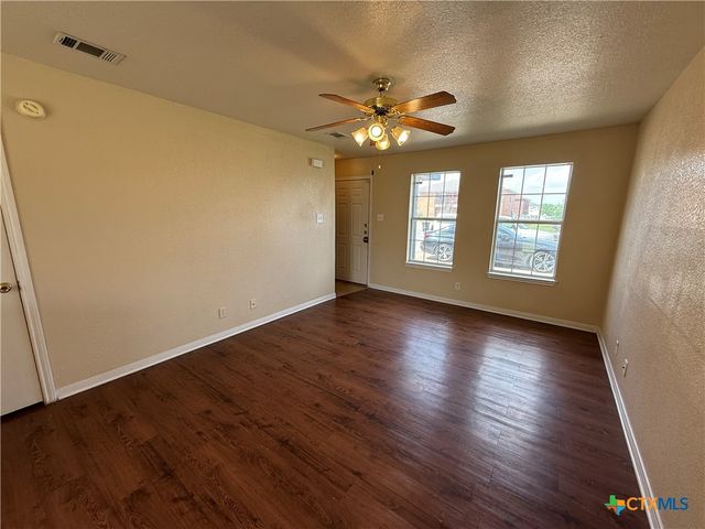 1402 Dugger Circle, Killeen, TX 76543