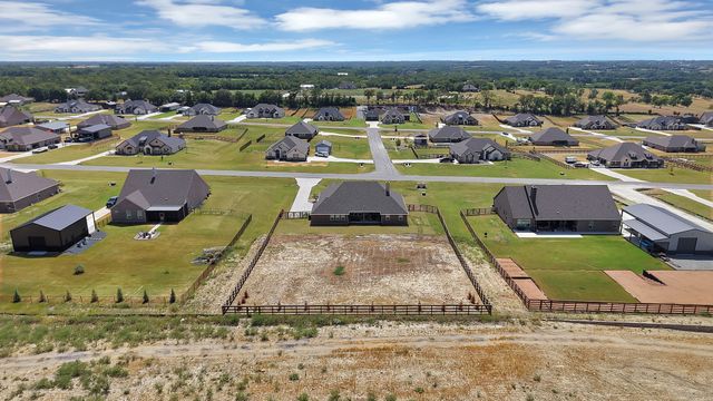 3608 Horseshoe Drive, Van Alstyne, TX 75495