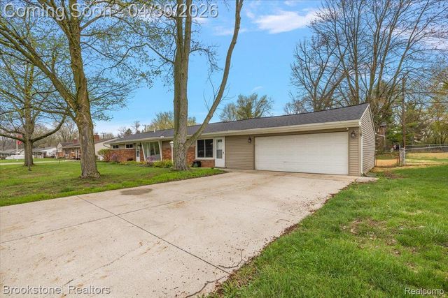 1759 Ashstan Drive, Walled Lake, MI 48390
