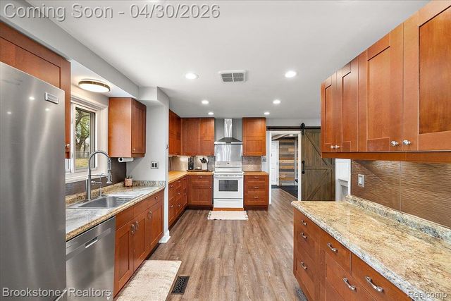 1759 Ashstan Drive, Walled Lake, MI 48390