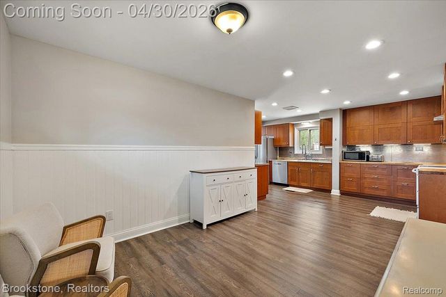 1759 Ashstan Drive, Walled Lake, MI 48390