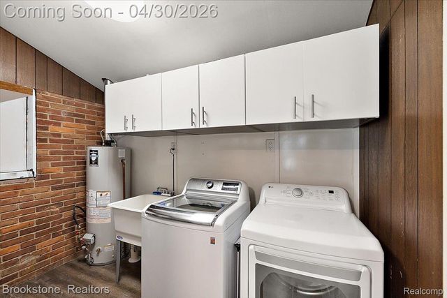 1759 Ashstan Drive, Walled Lake, MI 48390
