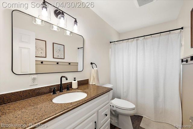 1759 Ashstan Drive, Walled Lake, MI 48390