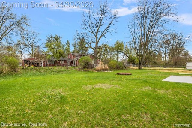 1759 Ashstan Drive, Walled Lake, MI 48390