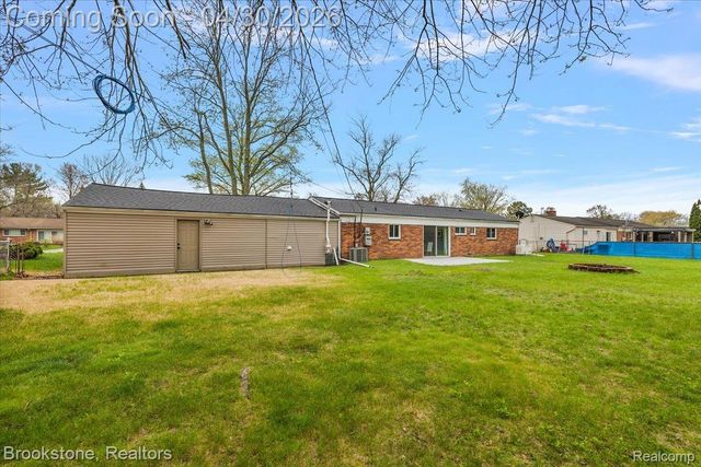 1759 Ashstan Drive, Walled Lake, MI 48390