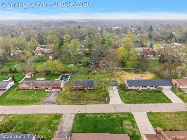 1759 Ashstan Drive, Walled Lake, MI 48390