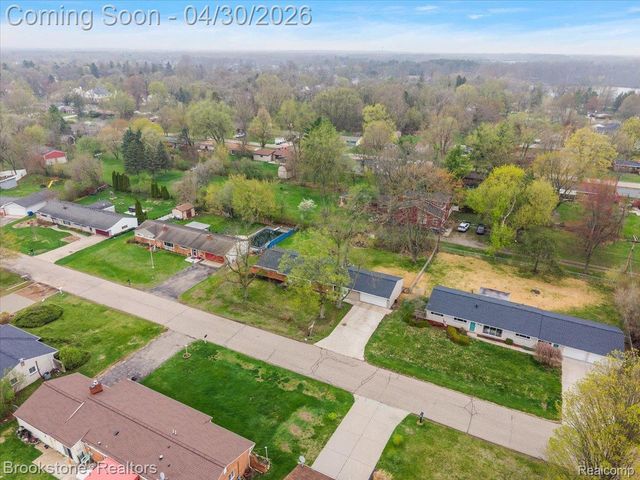 1759 Ashstan Drive, Walled Lake, MI 48390