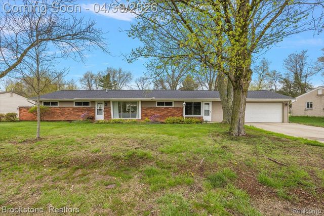 1759 Ashstan Drive, Walled Lake, MI 48390