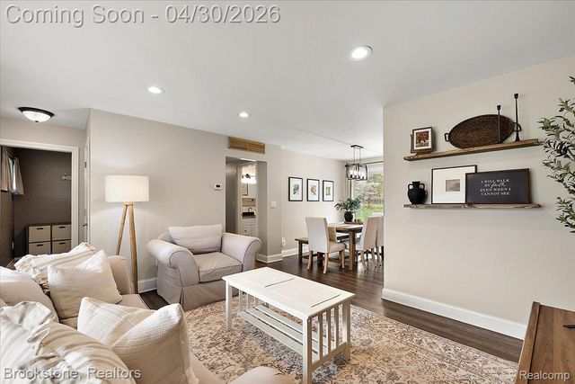 1759 Ashstan Drive, Walled Lake, MI 48390