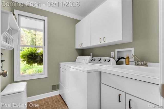 714 Heritage Drive, Milford Village, MI 48381