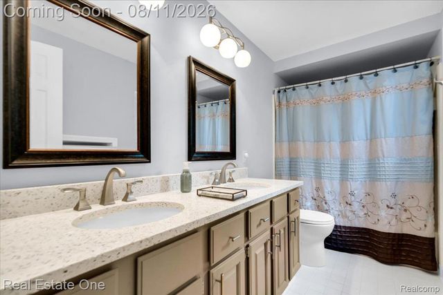 714 Heritage Drive, Milford Village, MI 48381