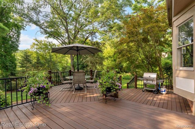714 Heritage Drive, Milford Village, MI 48381