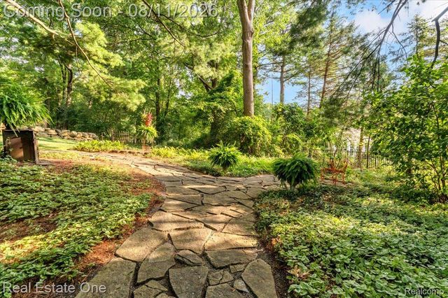 714 Heritage Drive, Milford Village, MI 48381