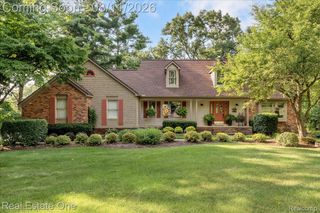 714 Heritage Drive, Milford Village, MI 48381