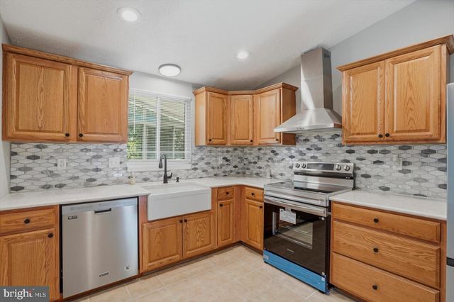 3709 REDBERRY, Nottingham, MD 21236