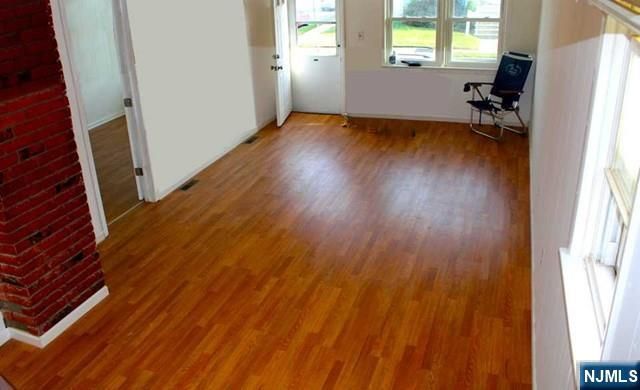 287 Orchard Street, Elmwood Park, NJ 07407