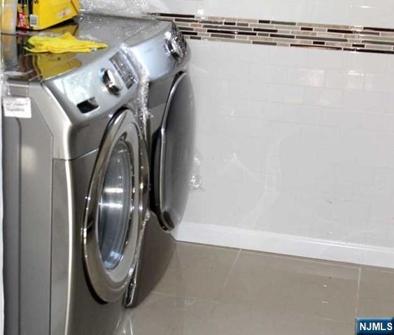 287 Orchard Street, Elmwood Park, NJ 07407