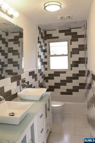 287 Orchard Street, Elmwood Park, NJ 07407