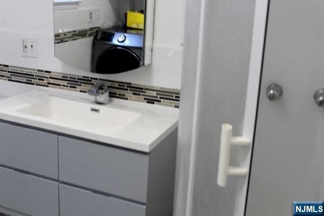 287 Orchard Street, Elmwood Park, NJ 07407