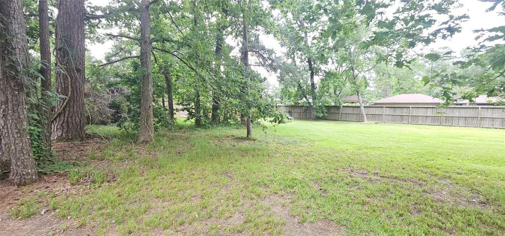 1810 Round Wind Trail, Crosby, TX 77532