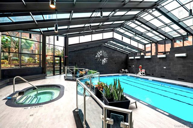 4 Martine Avenue 1619, White Plains, NY 10606