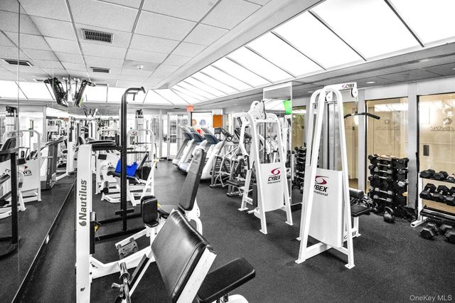 4 Martine Avenue 1619, White Plains, NY 10606