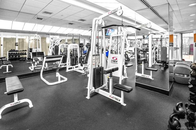 4 Martine Avenue 1619, White Plains, NY 10606