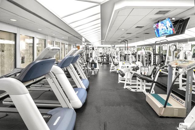 4 Martine Avenue 1619, White Plains, NY 10606