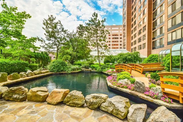 4 Martine Avenue 1619, White Plains, NY 10606