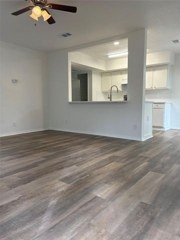 9205 Kempler DR B, Austin, TX 78748