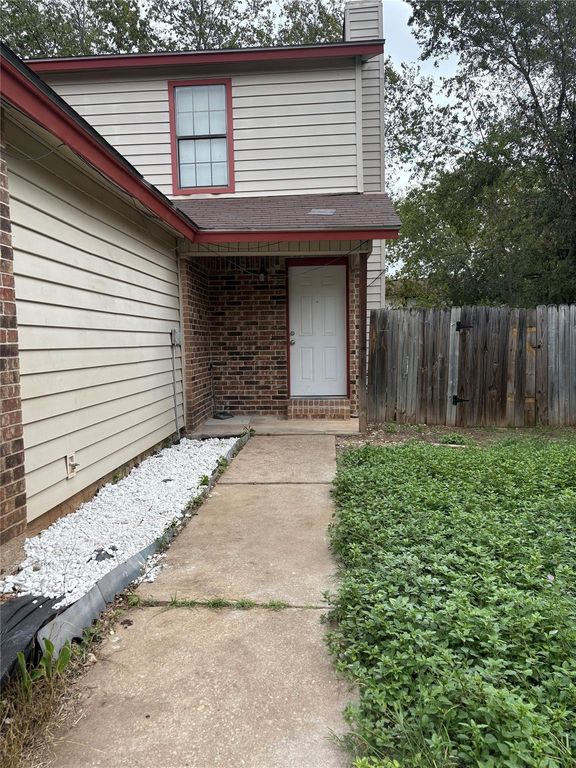 9205 Kempler DR B, Austin, TX 78748