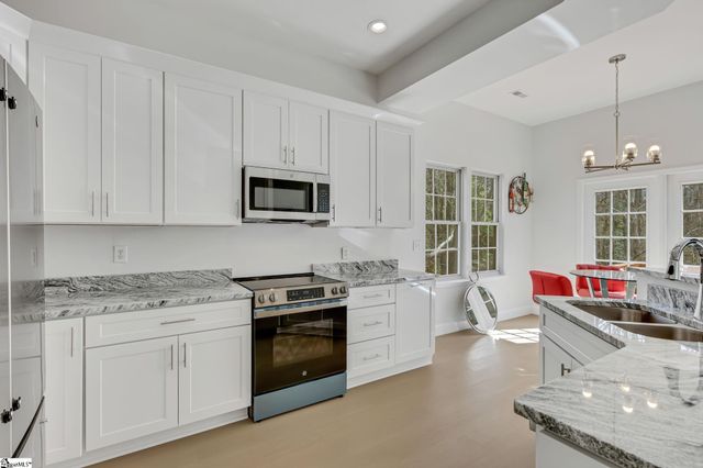 105 Poplar Springs Drive, Mauldin, SC 29662